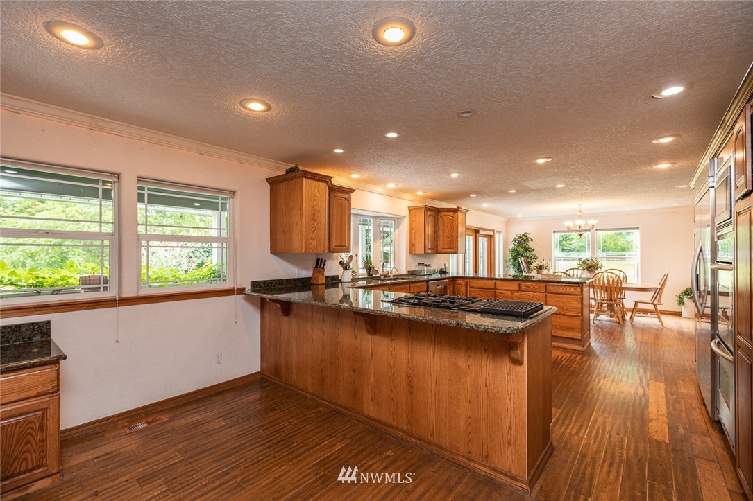 395 Russell Road Winlock, WA 98596 - Photo 10 of 40