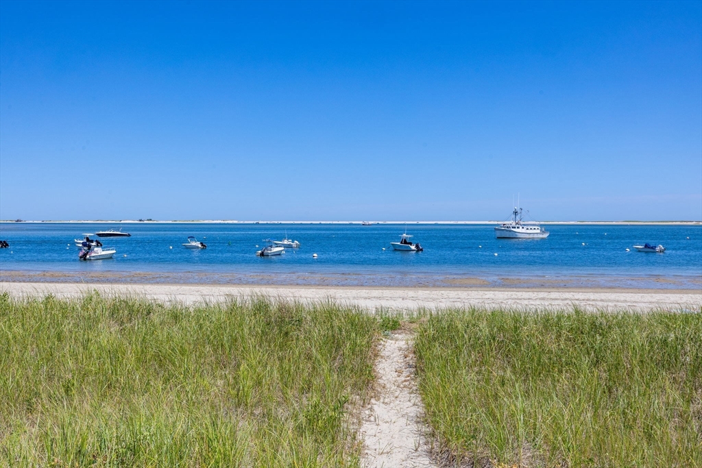 166 Shore Road Chatham, MA 02633 - Photo 5 of 39 Gallery Image 5