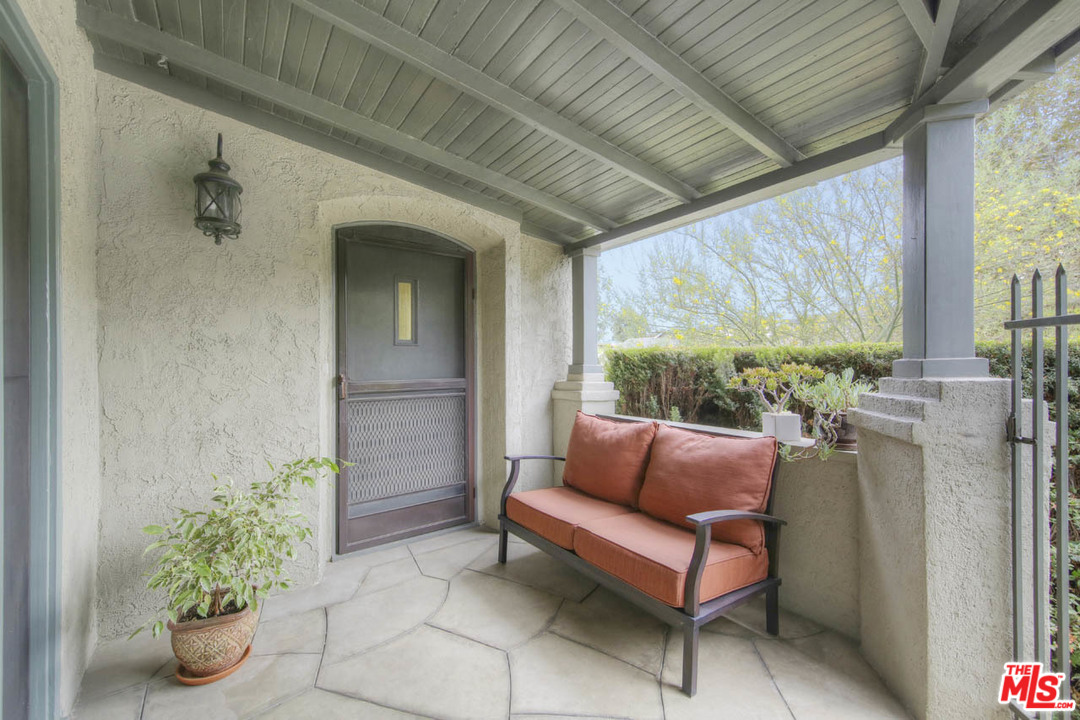 3443 Madera Avenue Los Angeles, CA 90039 - Photo 2 of 46