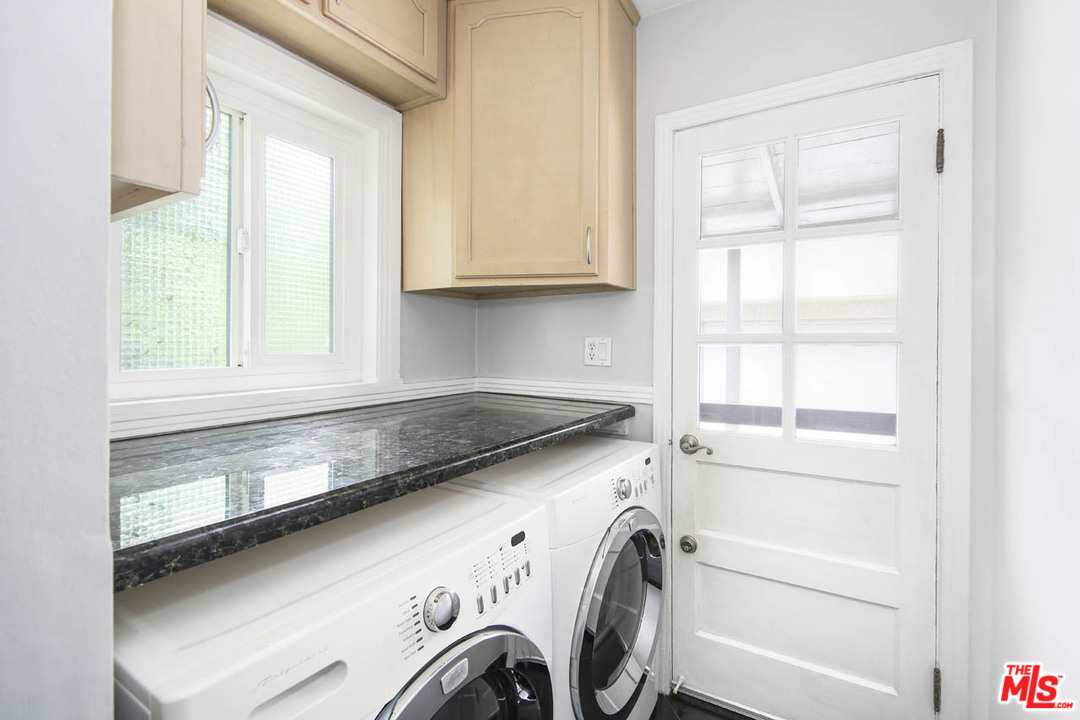 3443 Madera Avenue Los Angeles, CA 90039 - Photo 14 of 46