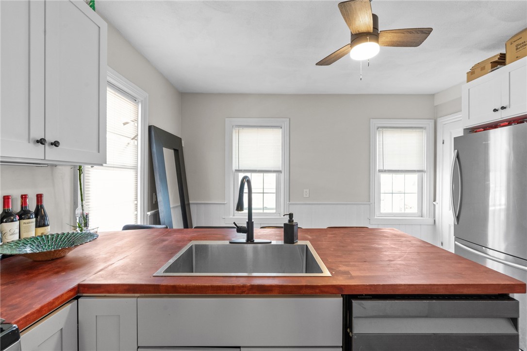 107 Spring Street Pawtucket, RI 02860 - Photo 8 of 41