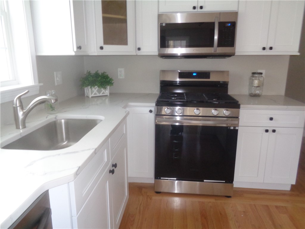 22 Millard Avenue Warwick, RI 02889 - Photo 8 of 31