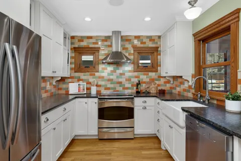 $1,200,000 | 2219 Knapp Street, St. Paul, MN 55108