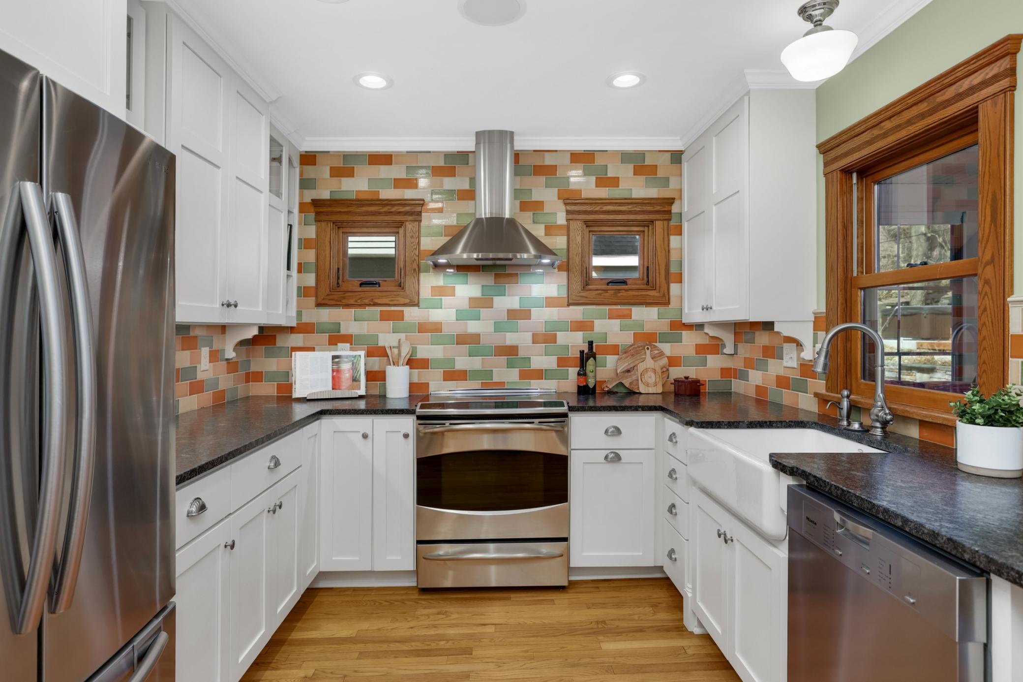 2219 Knapp Street St. Paul, MN 55108 - Photo 12 of 49