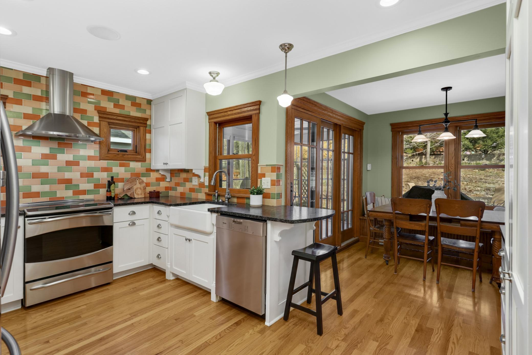 2219 Knapp Street St. Paul, MN 55108 - Photo 13 of 49