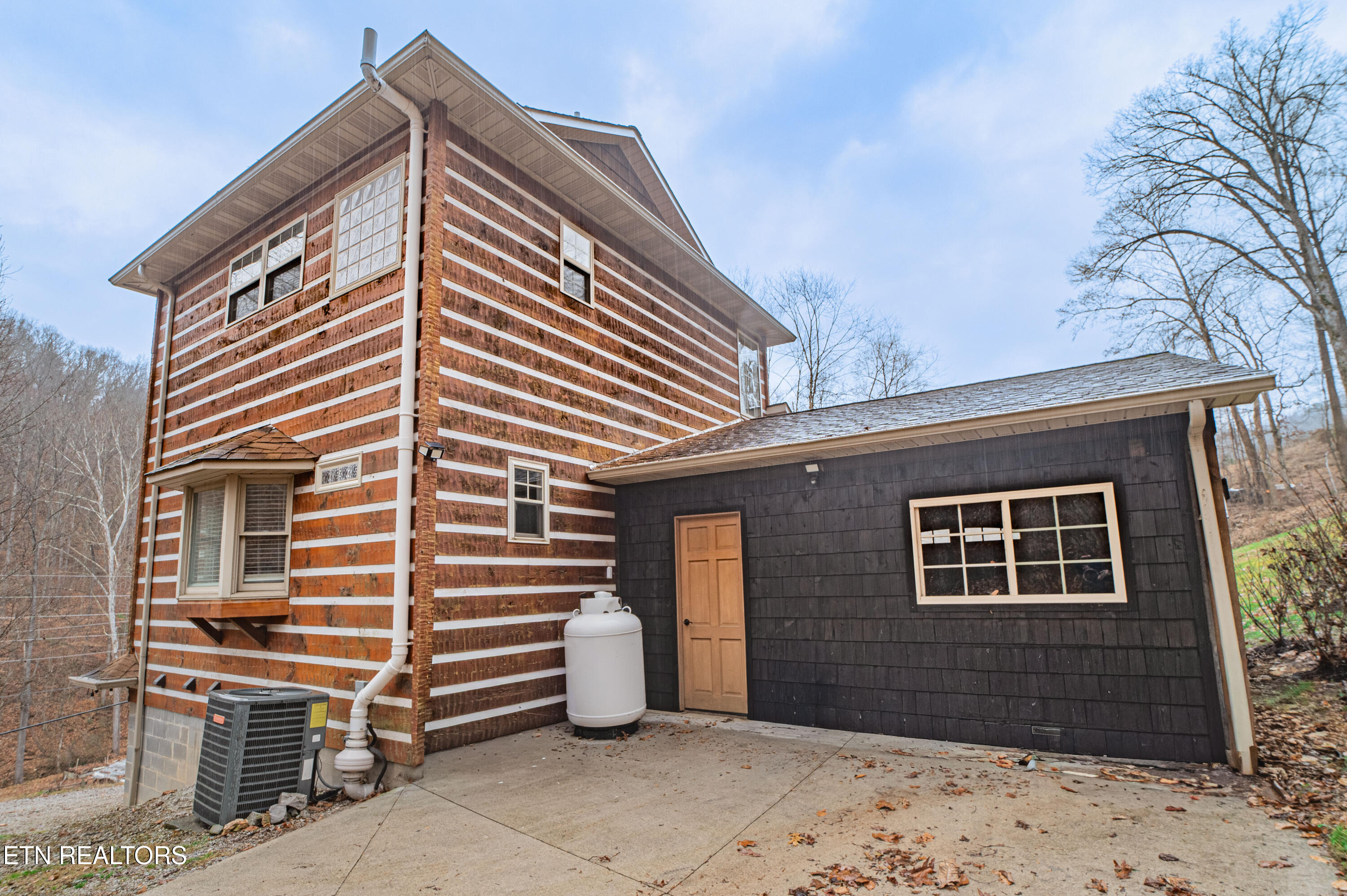 1736 Demory Road La Follette, TN 37766 - Photo 38 of 42 rear