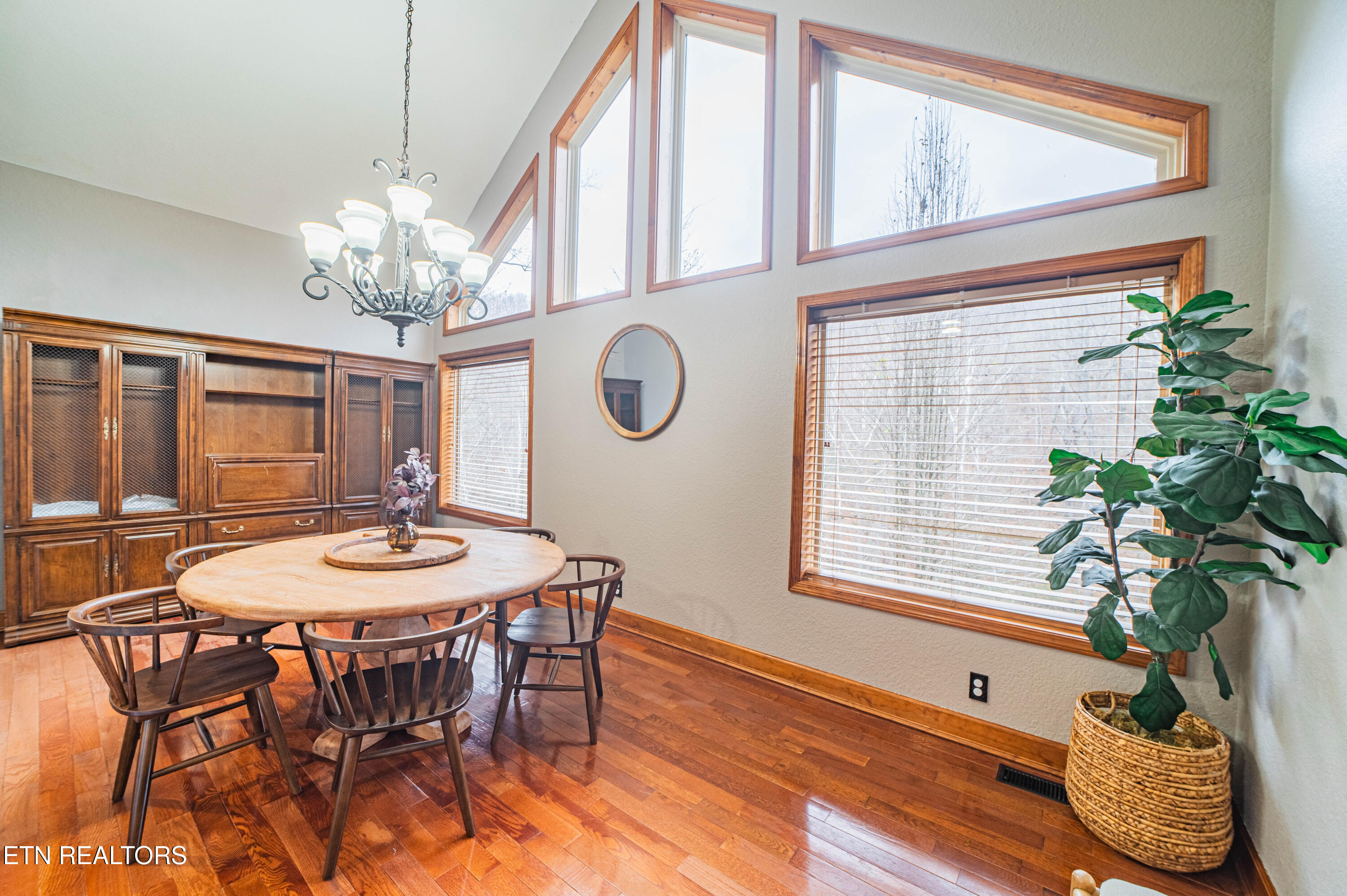 1736 Demory Road La Follette, TN 37766 - Photo 8 of 42 Dining