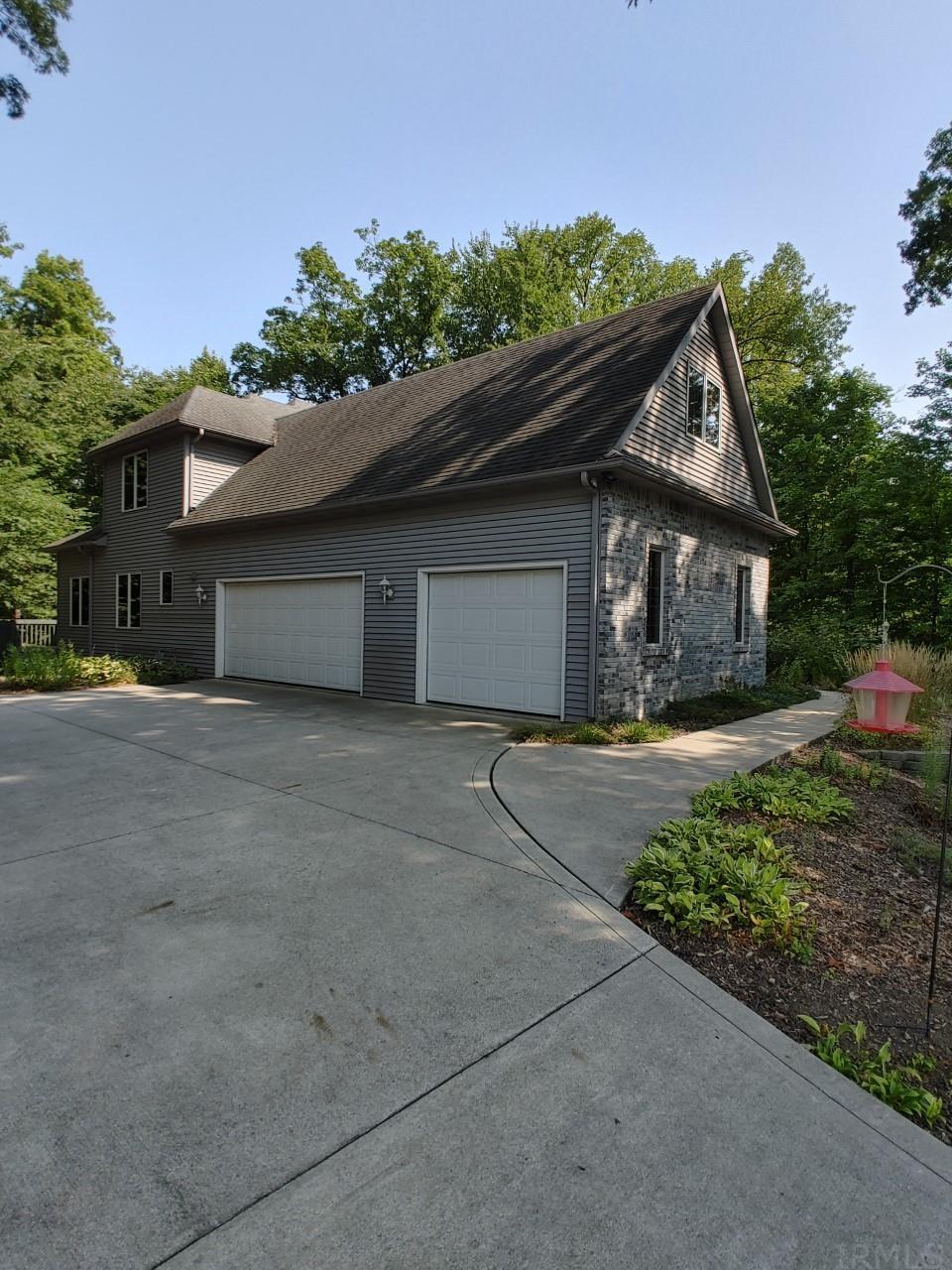 5220 Blum Drive Fort Wayne, IN 46835 - Photo 3 of 25