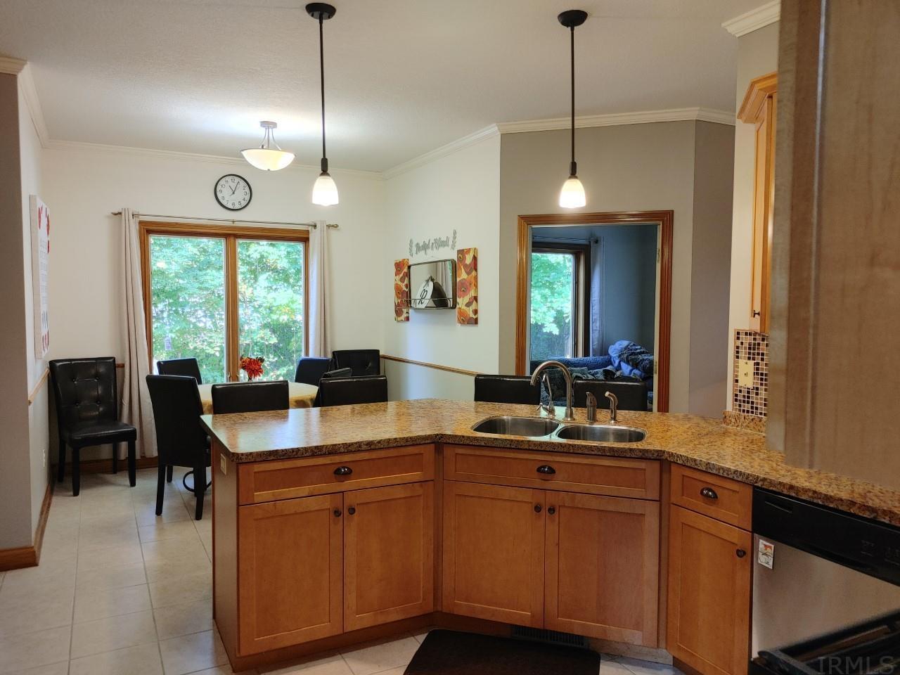 5220 Blum Drive Fort Wayne, IN 46835 - Photo 9 of 25