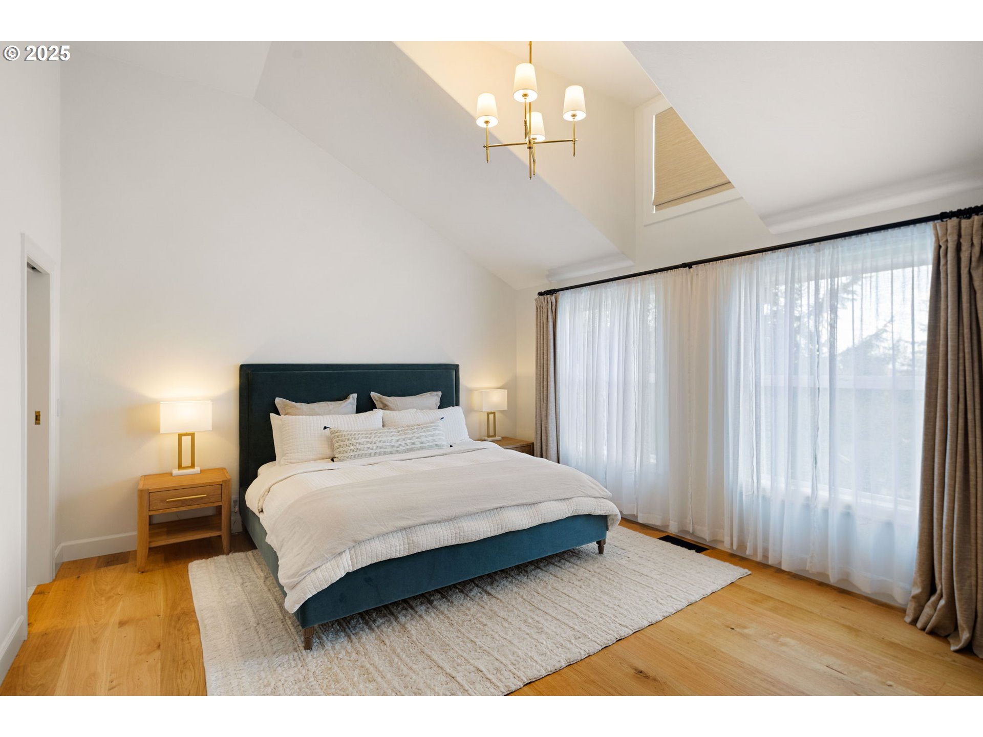 2214 West 25th Place Eugene, OR 97405 - Photo 23 of 48 a bedroom with a bed and a window