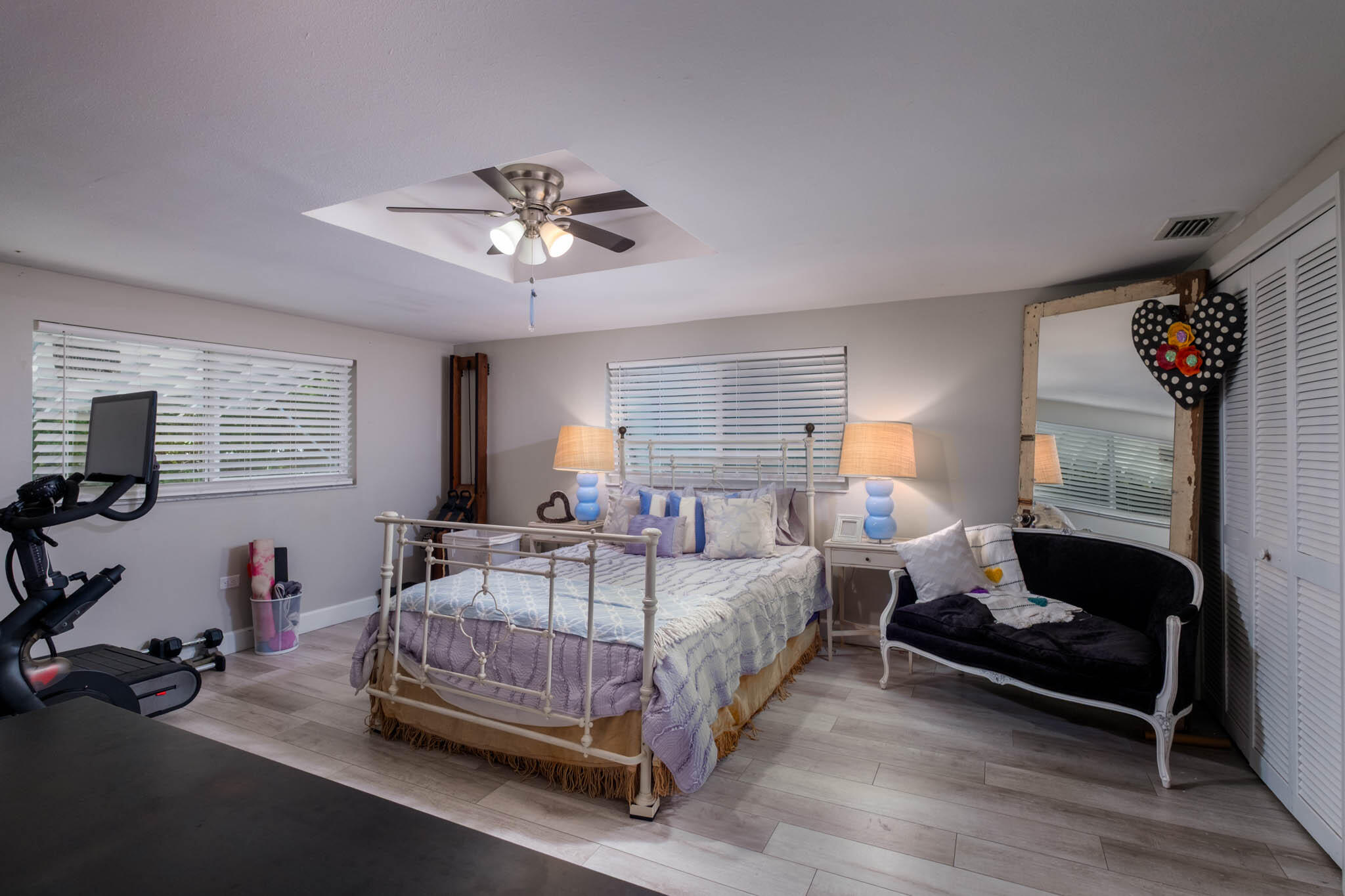 153 Apache Street Tavernier, FL 33070 - Photo 14 of 20 a bedroom with a bed and window