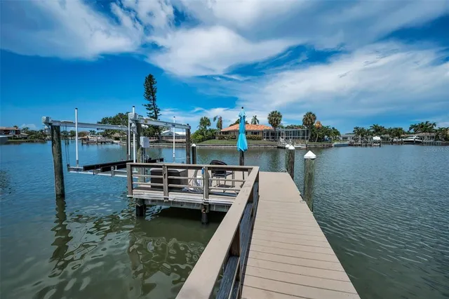 $1,550,000 | 2057 Kansas Avenue Northeast, St. Petersburg, FL 33703