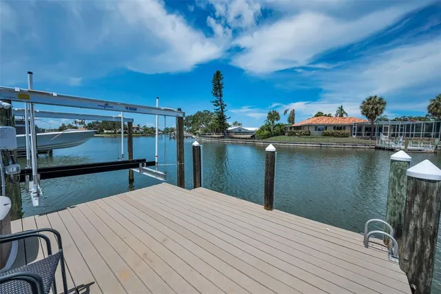 $1,550,000 | 2057 Kansas Avenue Northeast, St. Petersburg, FL 33703