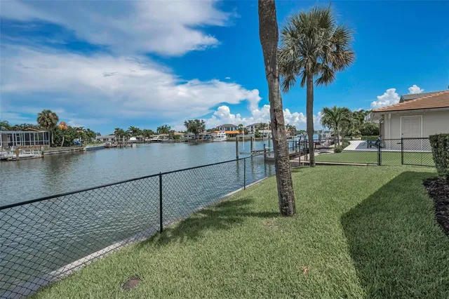 $1,550,000 | 2057 Kansas Avenue Northeast, St. Petersburg, FL 33703