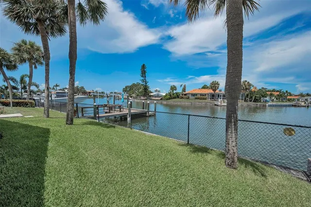 $1,550,000 | 2057 Kansas Avenue Northeast, St. Petersburg, FL 33703
