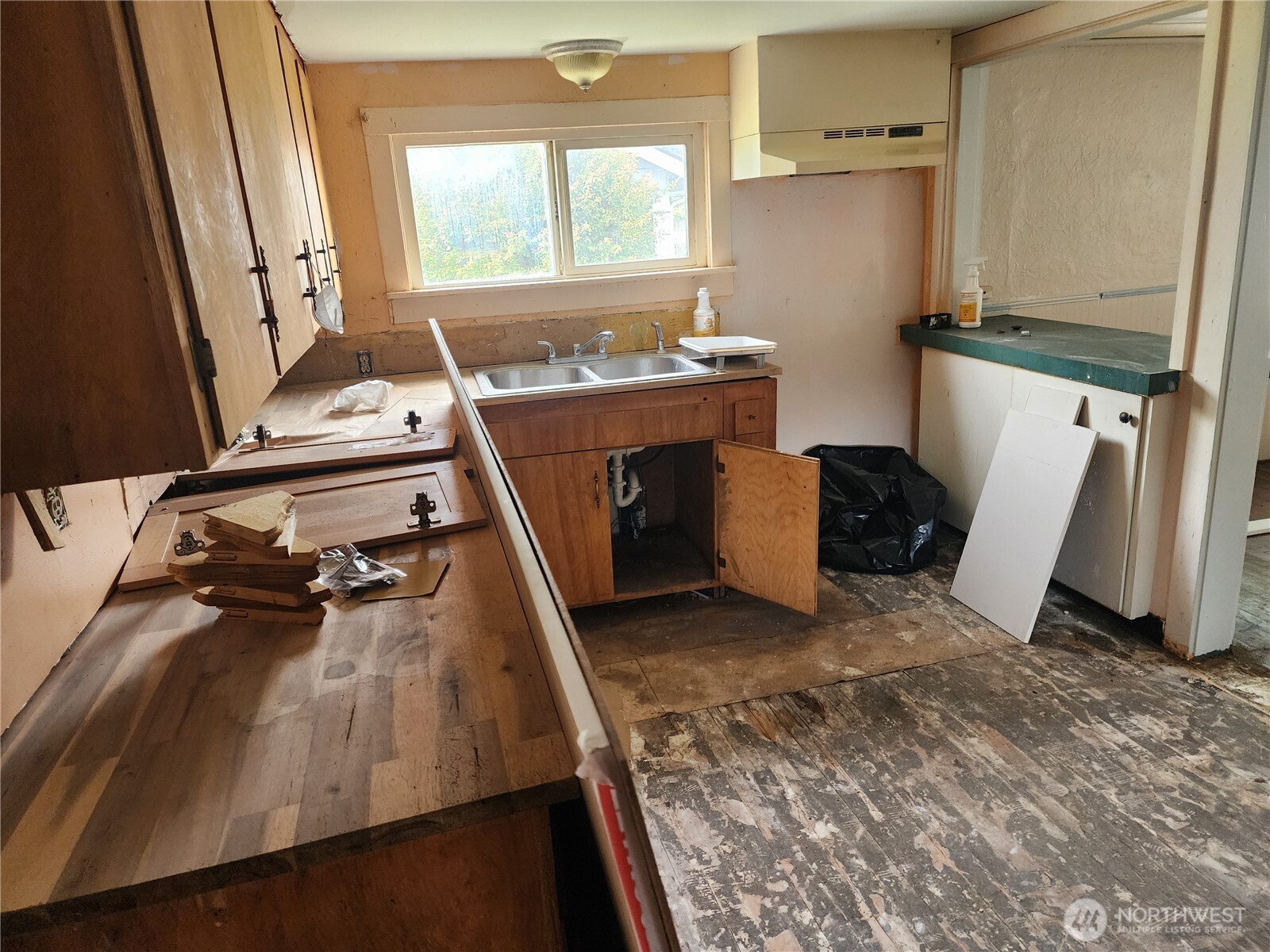 241 Southwest 10th Street Chehalis, WA 98532 - Photo 9 of 16 a room with storage and utility