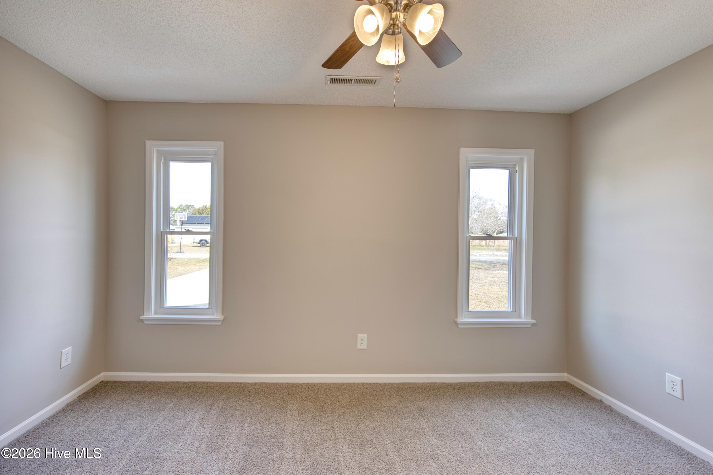 214 West Volant Street Hubert, NC 28539 - Photo 13 of 27 11