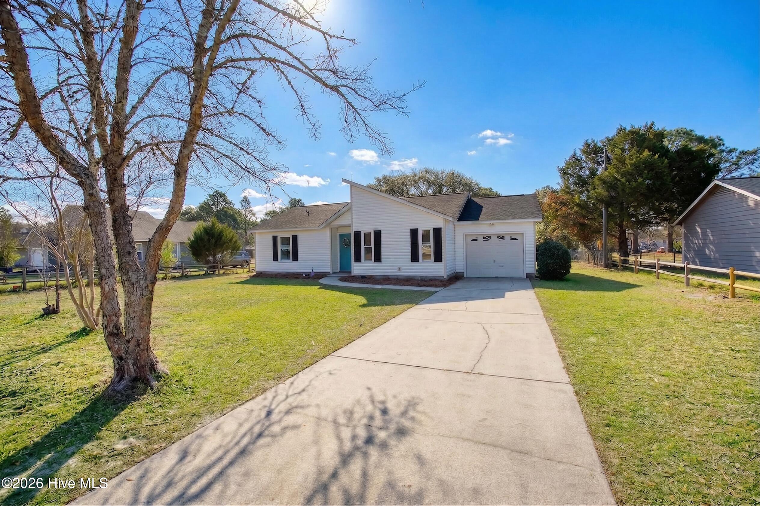 214 West Volant Street Hubert, NC 28539 - Photo 2 of 26 Front Right