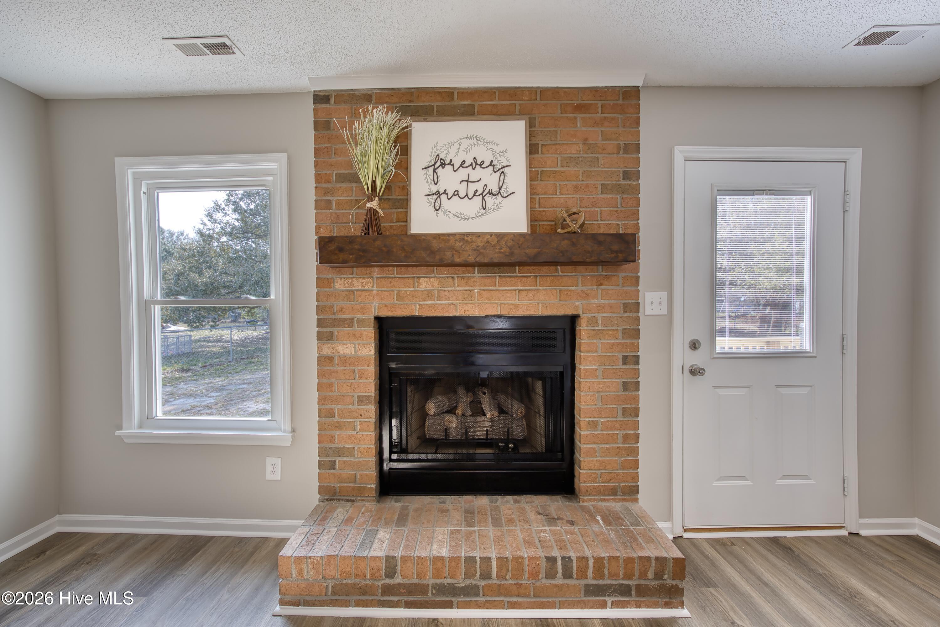 214 West Volant Street Hubert, NC 28539 - Photo 6 of 26 5a