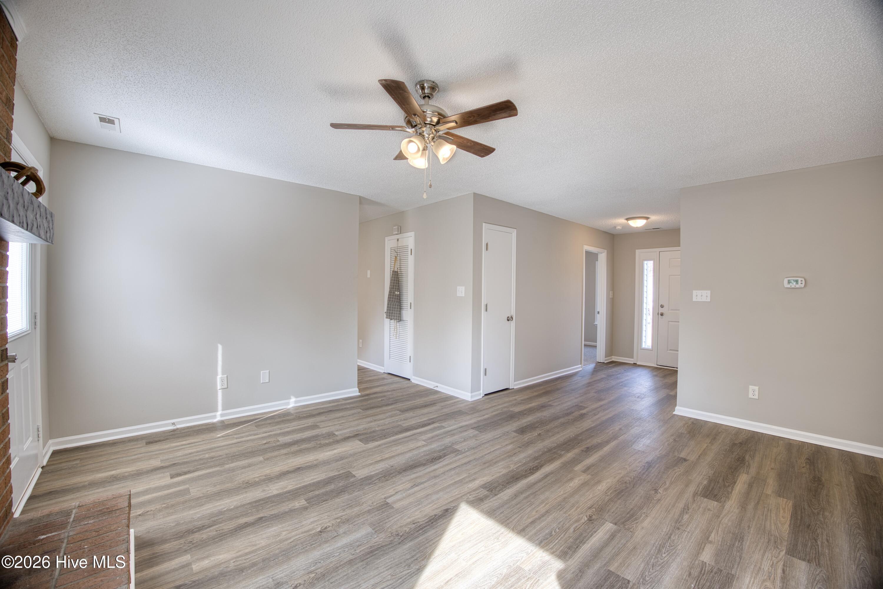 214 West Volant Street Hubert, NC 28539 - Photo 7 of 26 6