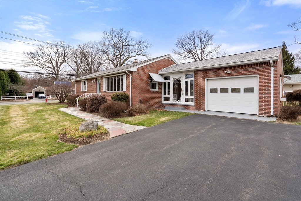 5 Kent Street West Springfield, MA 01089 - Photo 3 of 21