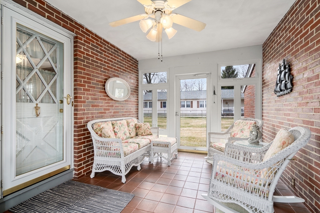 5 Kent Street West Springfield, MA 01089 - Photo 4 of 21