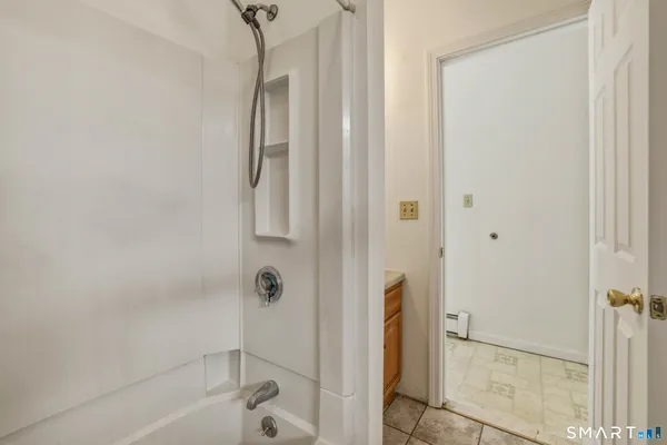 $1,350 | 105 William Street, Unit A, Bridgeport, CT 06608