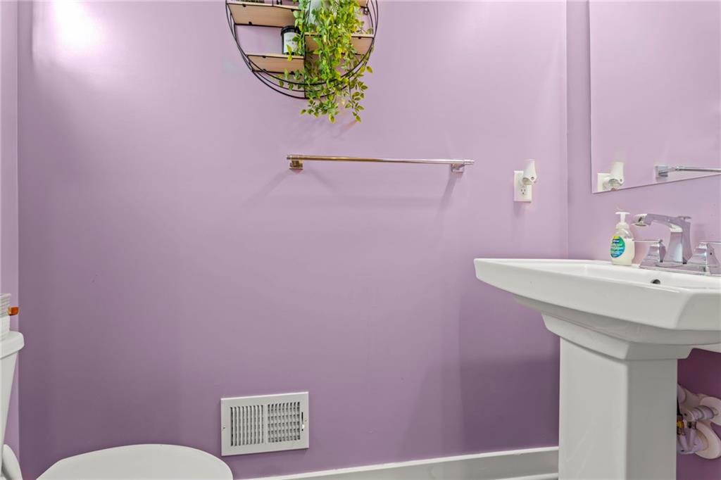 253 Regency Drive Eighty Four, PA 15330 - Photo 13 of 31