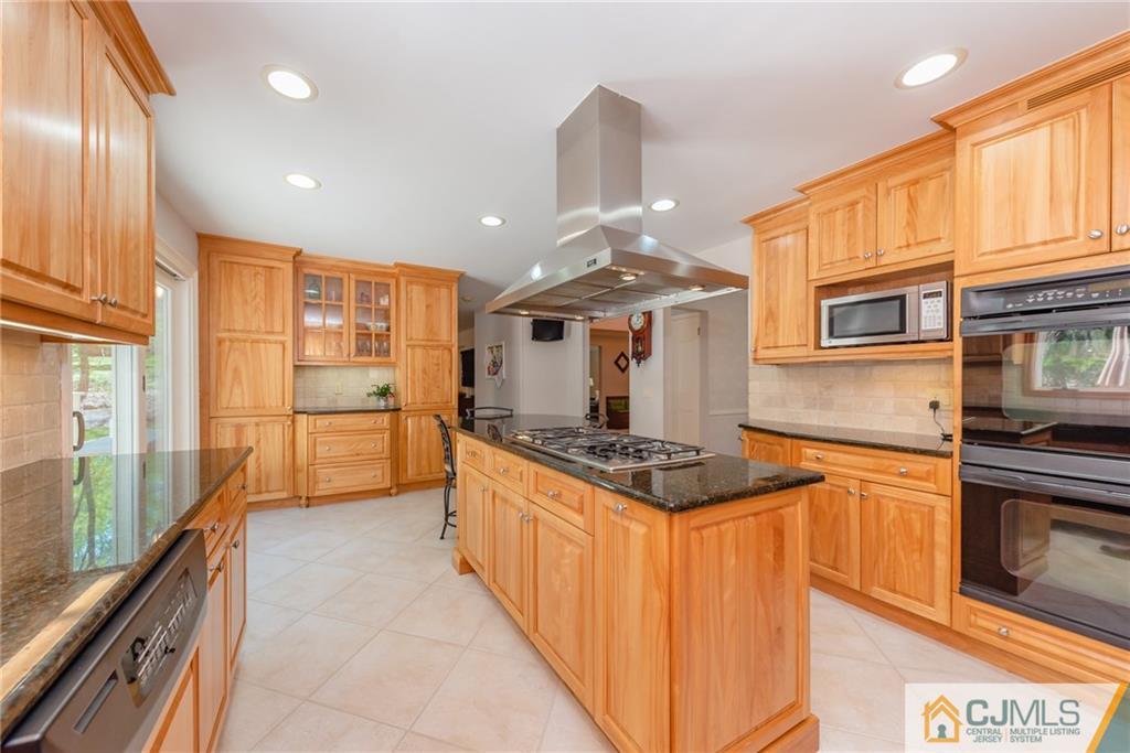 12 Branko Road Berkeley Heights, NJ 07922 - Photo 9 of 25 Gallery Image 9