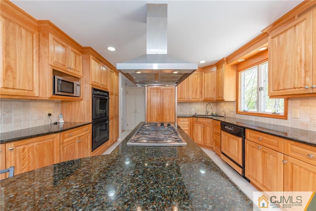 12 Branko Road Berkeley Heights, NJ 07922 - Photo 10 of 25 Gallery Image 10