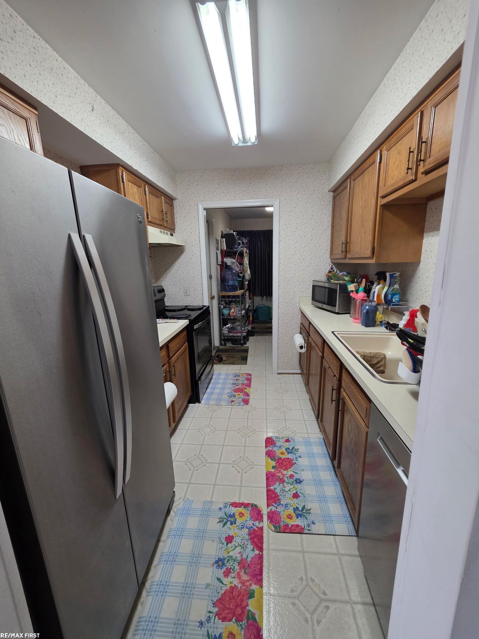 31670 Hoover Road Warren, MI 48093 - Photo 4 of 9