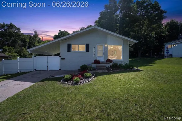 $315,000 | 852 Manor Drive, Milford, MI 48381