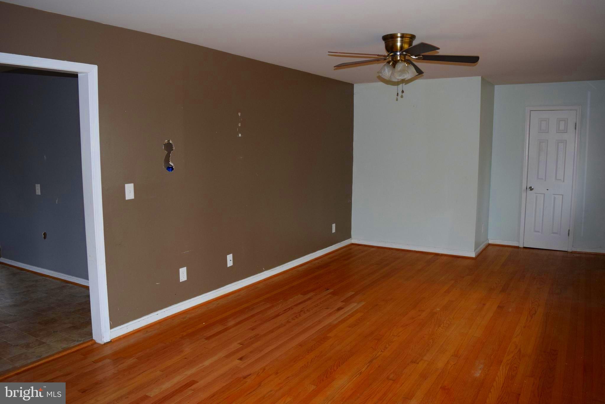 1004 Conway Road Fredericksburg, VA 22405 - Photo 18 of 59 Living Room