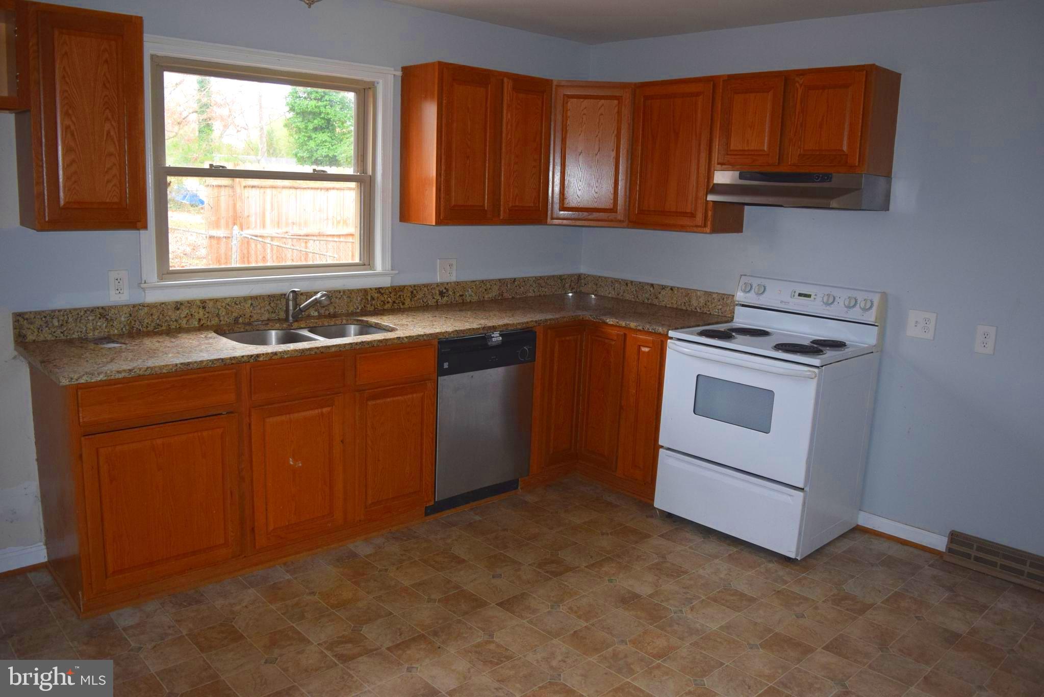 1004 Conway Road Fredericksburg, VA 22405 - Photo 21 of 59 Kitchen