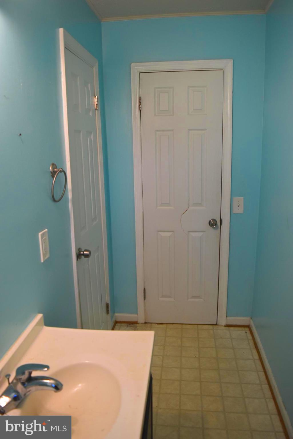 1004 Conway Road Fredericksburg, VA 22405 - Photo 31 of 59 Ful Bath in Hallway
