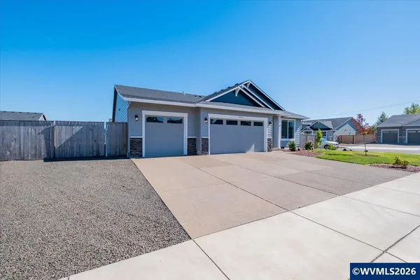 $649,000 | 2441 Northeast Woodland Way, Albany, OR 97321