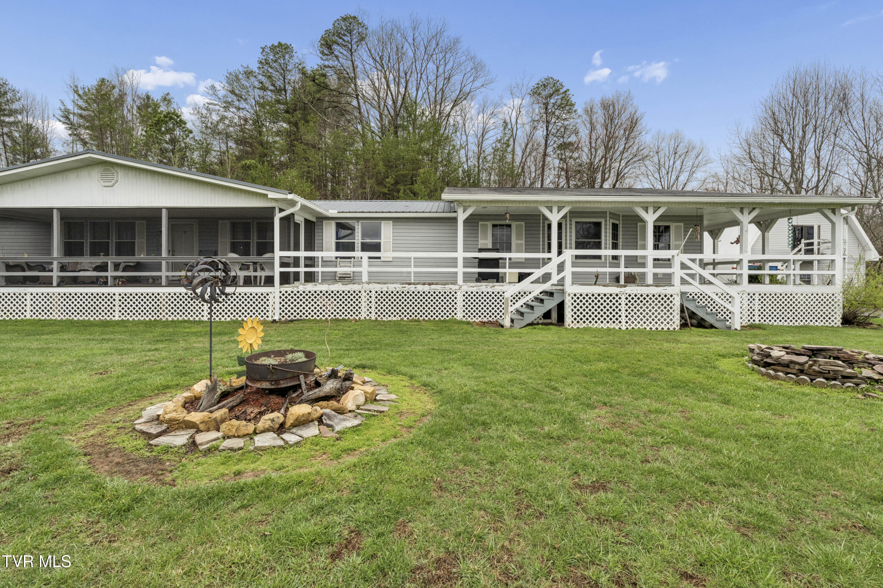 AveryBranch-Exterior-10