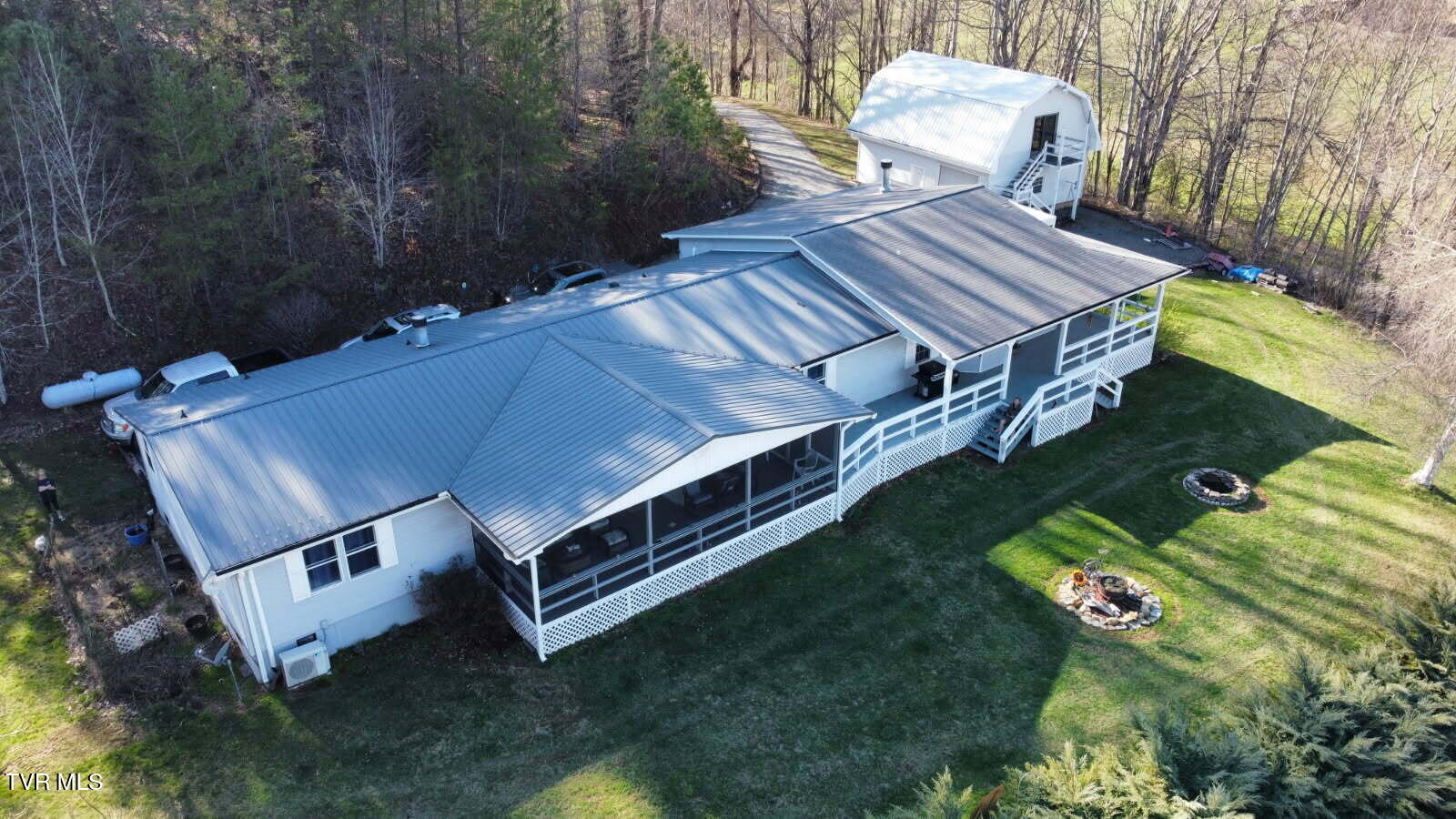 958 Avery Branch Road Mountain City, TN 37683 - Photo 12 of 64 image000000002 (2)