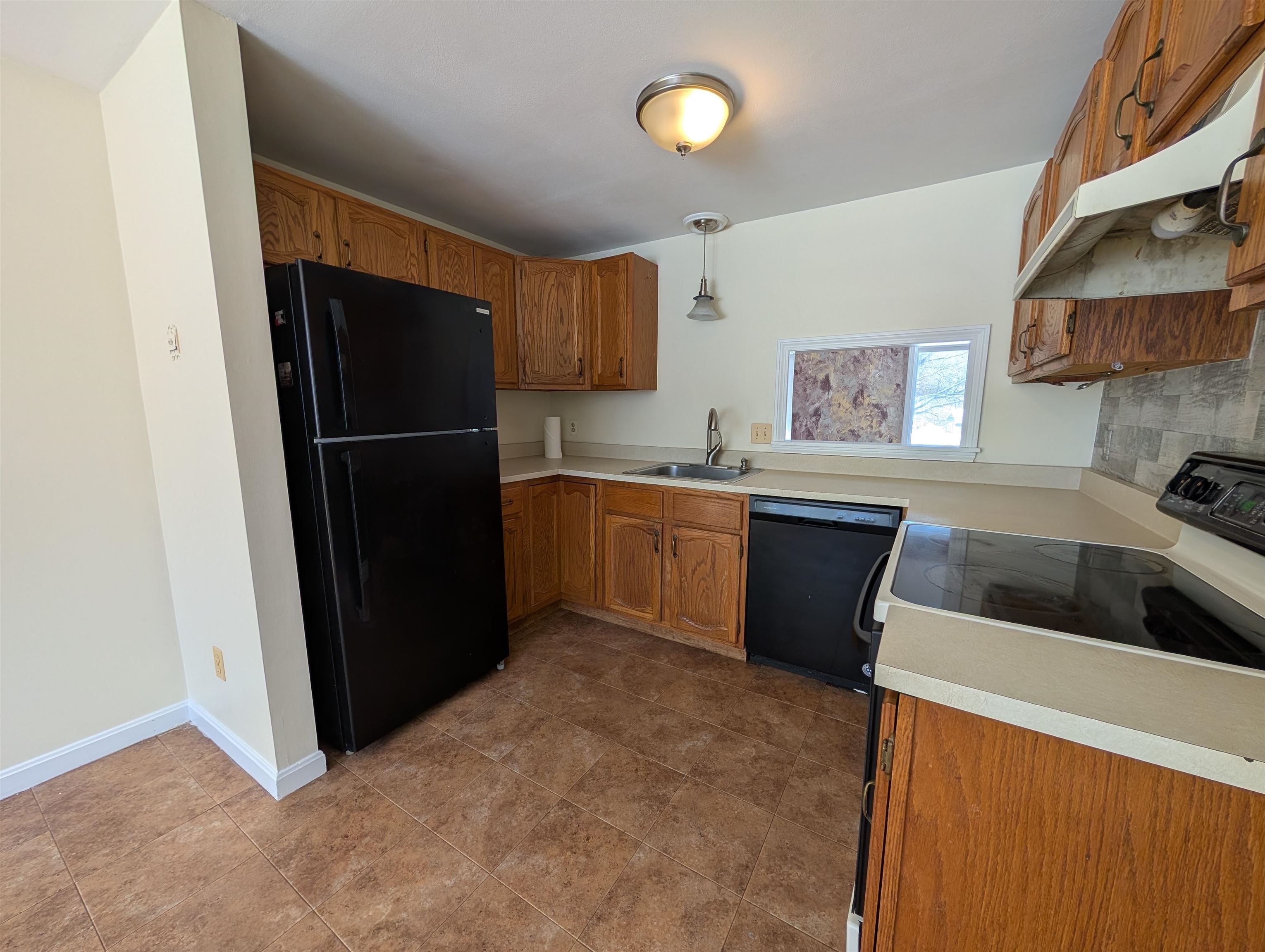 165 Bunker Hill Avenue, Unit 2 Stratham, NH 03885 - Photo 7 of 42