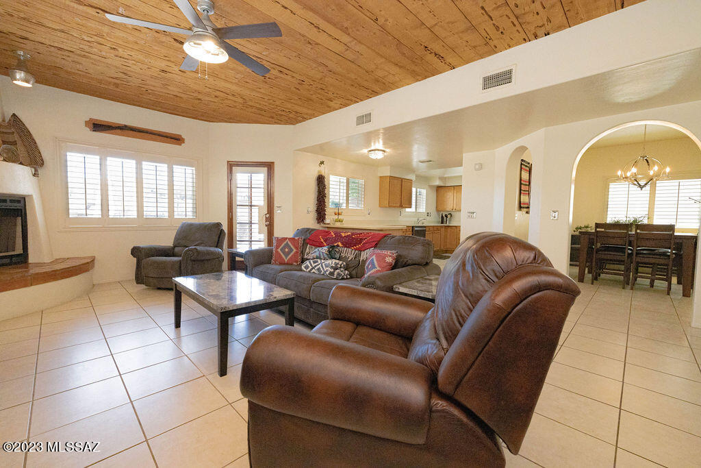 1719 Deer Hollow Loop Tucson, AZ 85737 - Photo 9 of 46