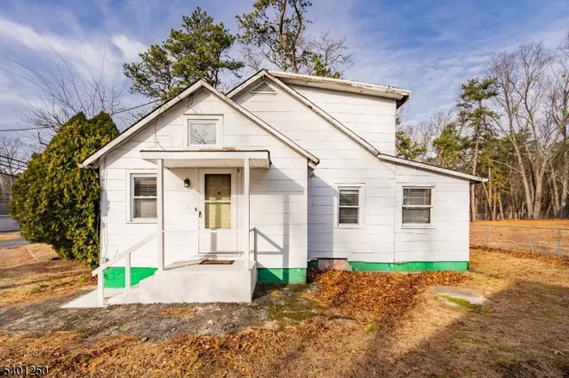 $169,900 | 491 Lakehurst Road, Browns Mills, NJ 08015