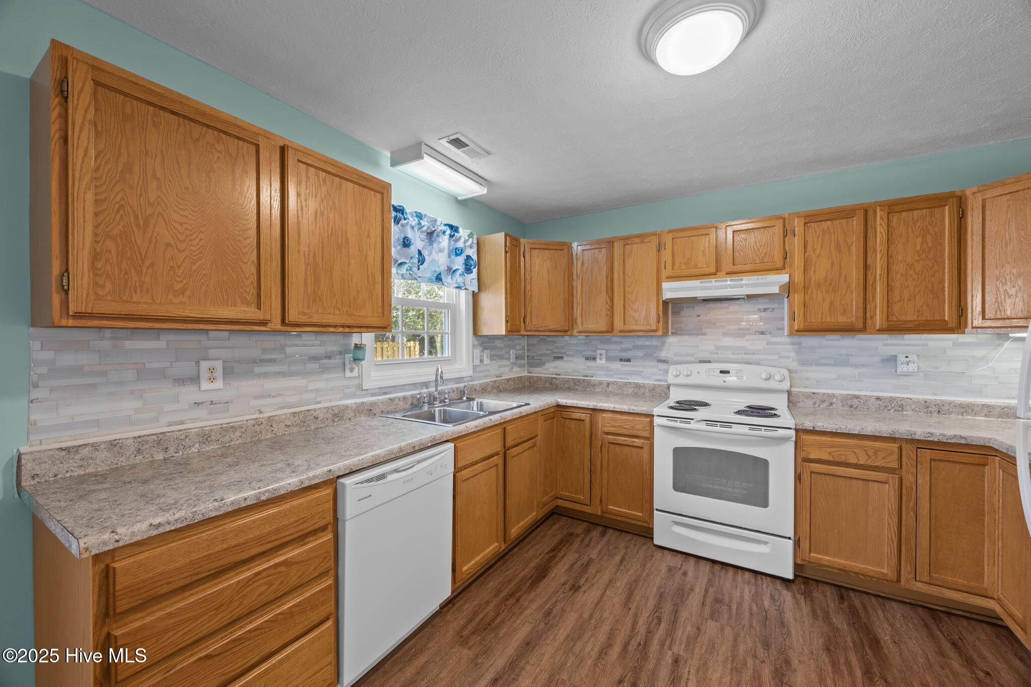 5820 County Line Road New Bern, NC 28562 - Photo 10 of 43 22-web-or-mls-0C0A6552