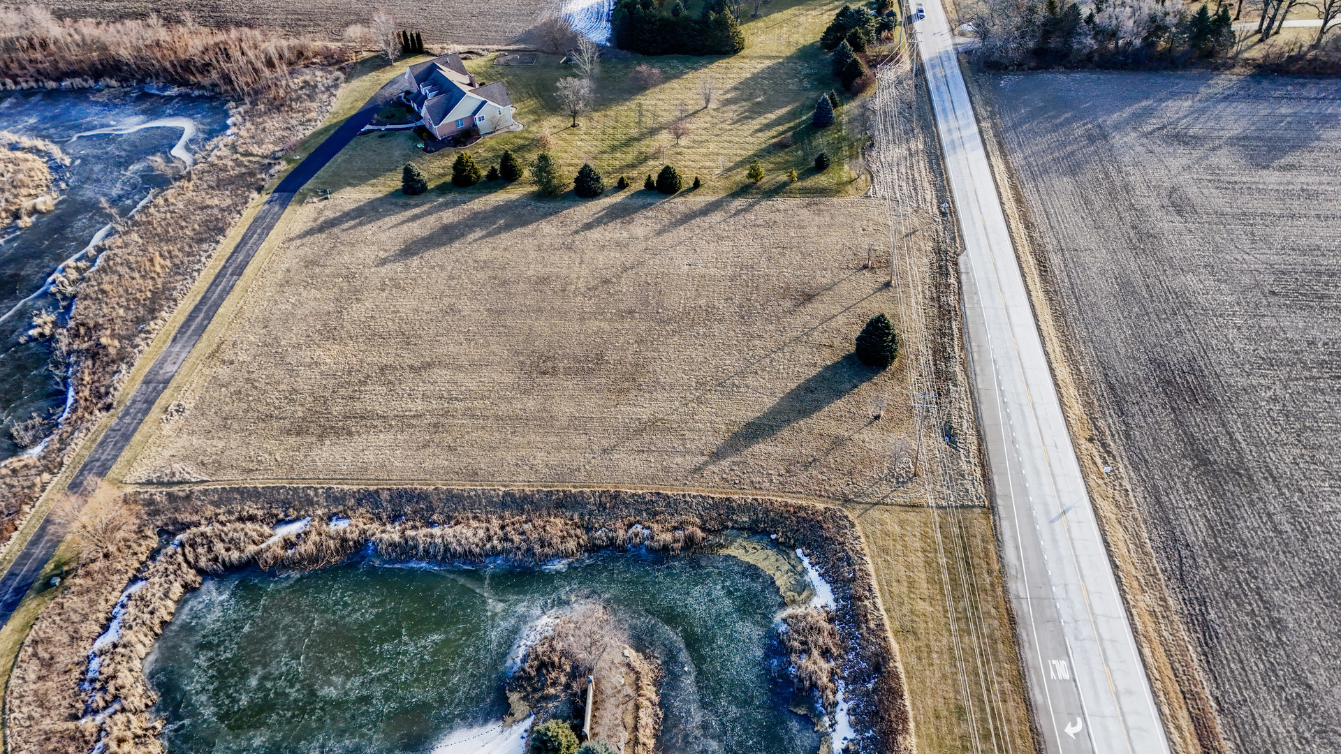 2 Stonecrest Drive Elgin, IL 60124 - Photo 4 of 12 a bird view of a house