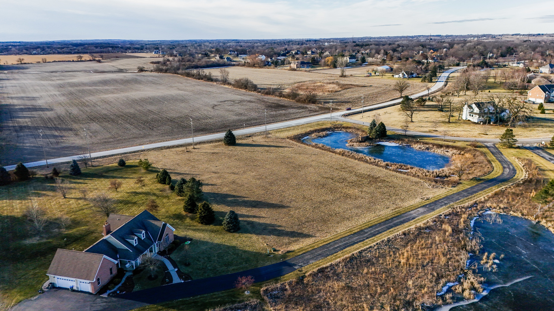 2 Stonecrest Drive Elgin, IL 60124 - Photo 7 of 12 a view of a ocean from a building