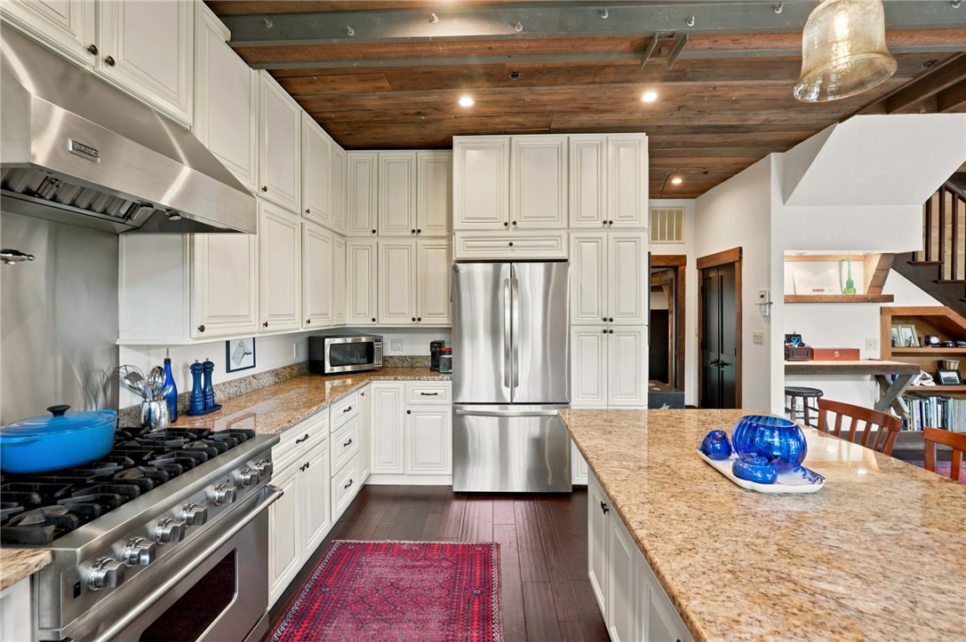 352 Spring Street Newport, RI 02840 - Photo 36 of 50