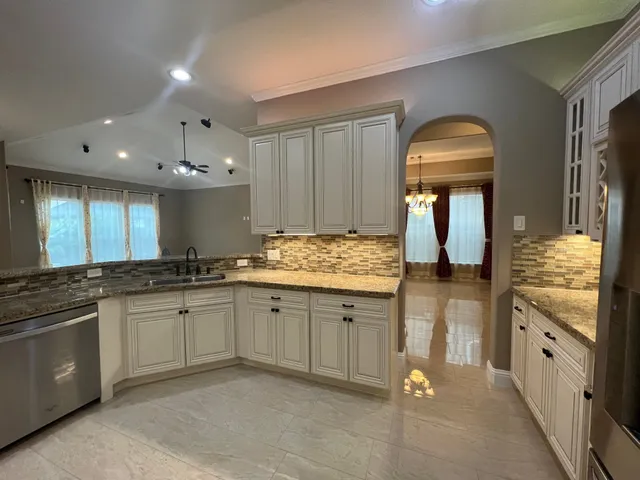 $3,750 | 106 Bella Luce, Shenandoah, TX 77381