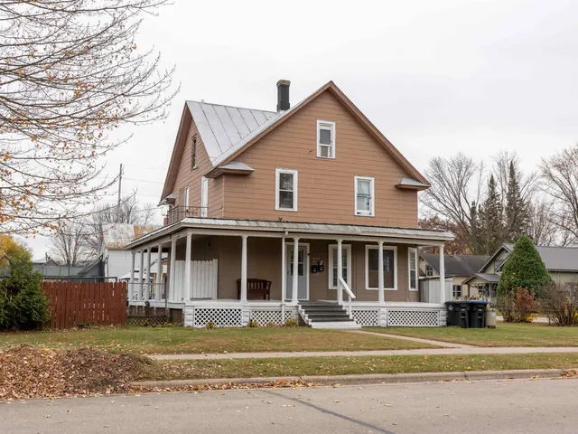$149,900 | 420 West Richmond Street, Shawano, WI 54166