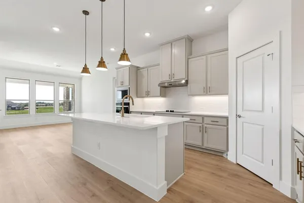 $654,900 | 133 Swan Lake Drive, Waxahachie, TX 75165