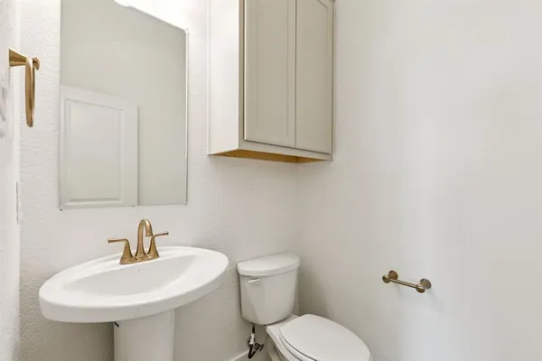 $654,900 | 133 Swan Lake Drive, Waxahachie, TX 75165