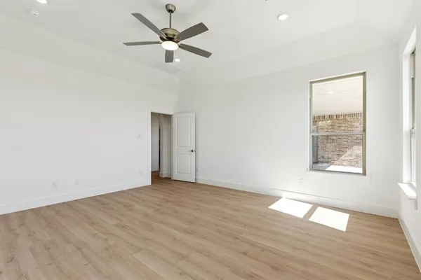 $654,900 | 133 Swan Lake Drive, Waxahachie, TX 75165